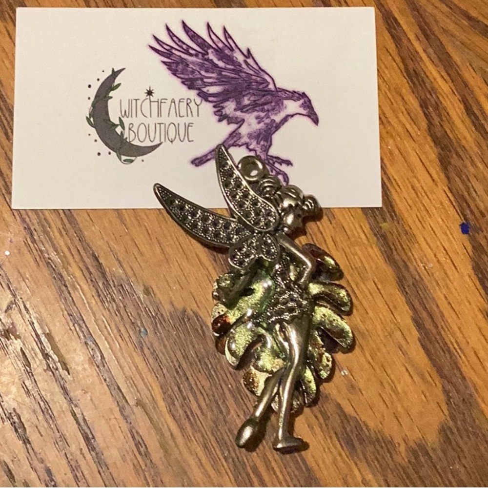 Resin leaf 🍃 forest fairy ( big pendant)